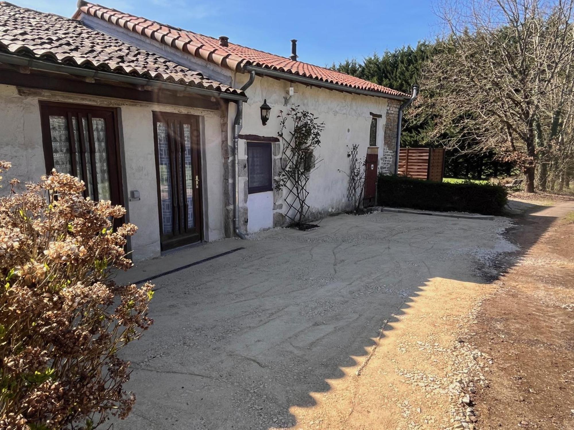 Wisteria & Jasmine Villa Genouille  Exterior photo